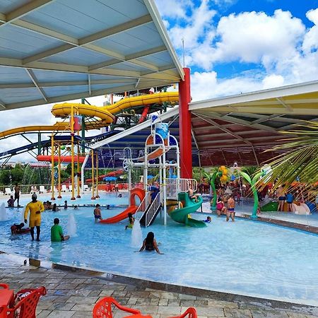 Piazza Diroma Com Acesso Ao Acqua Park Em Caldas Novas Bagian luar foto