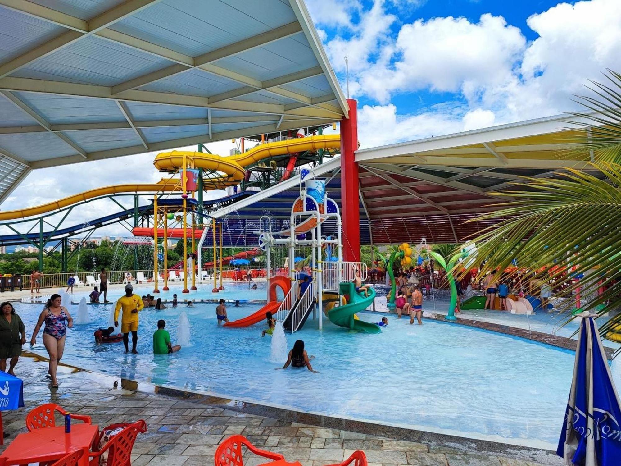 Piazza Diroma Com Acesso Ao Acqua Park Em Caldas Novas Bagian luar foto